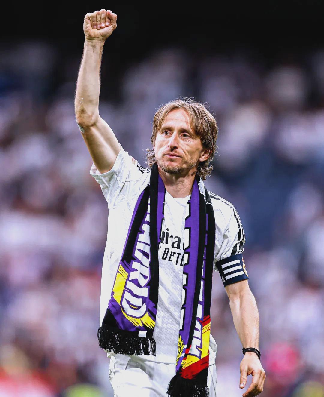 主打公平竞技的《天启行动》，打响了英雄射击手游的第一枪