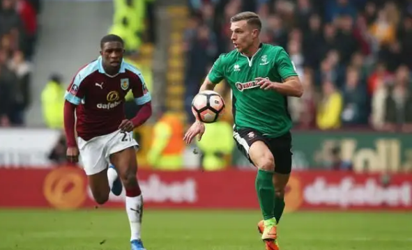 解析“二八杠”与“百家乐”的概率共通点：快速开奖下的盈亏压力。（“二八杠”与“百家乐”的概率共性解读：快节奏开奖下的盈亏考验）