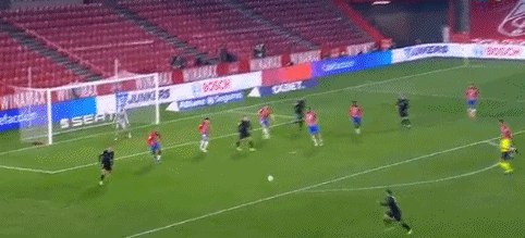 记者：利雅得新月希望签下萨拉赫，美职联的圣地亚哥也有意