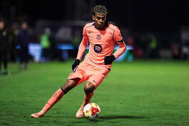 以王俊杰第一人称独白，解读他打韩国“尿检之战”，男篮锋线希望