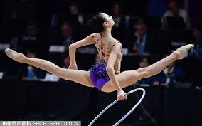 德扑新手村：如何在第一场线下牌局中不露怯（德扑入门指南：首次线下牌局如何不怯场）