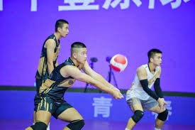 致敬贾巴尔！海耶斯天勾打板重现经典